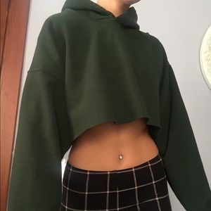 Cropped Gildan hoodie!